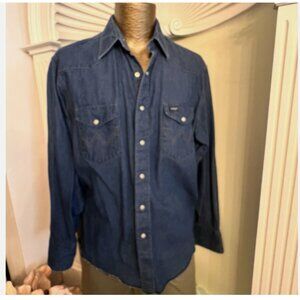 Wrangler X-Long Tail Denim Men's Shirt. Size 17-35. Blue. Snaps. Pockets B130